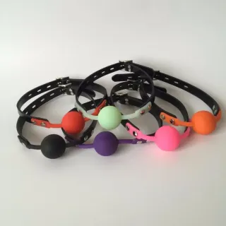 口枷 セックス玩具 カラー シリコン ボール スレーブ ギャグ ブラック PU レザー ストラップ付き カップル向け 大人用 ゲーム エロ玩具
