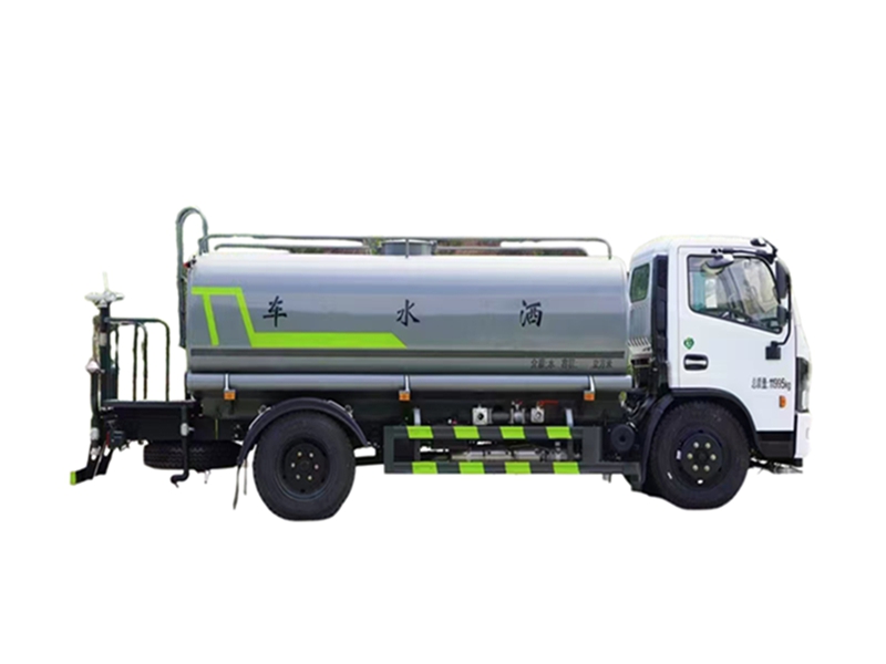 4*2 Dongfeng 12 cubic water sprinklers 122 Horsepower