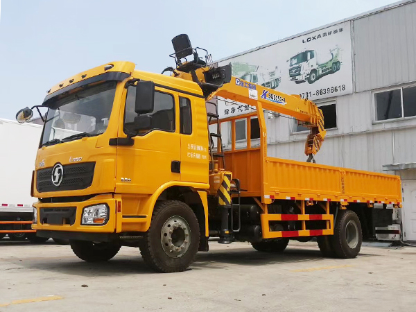 SHACMAN 4x2 Delong Crane