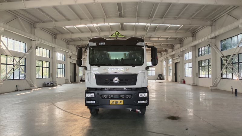 Refueling Truck