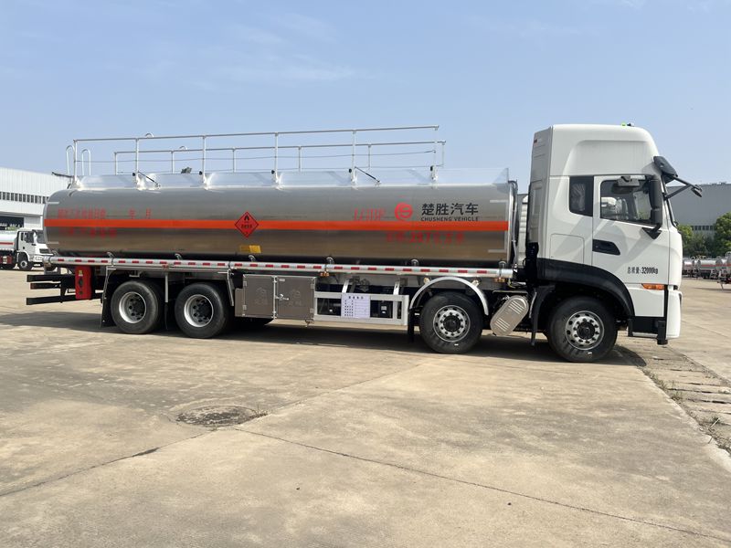 8 * 4 Dongfeng Qianlong Aluminum Alloy Oil Transport Vehicle