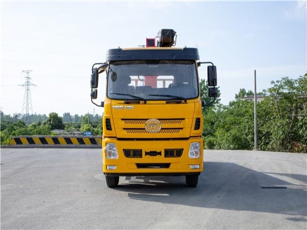 Rear Dual Axle Crane