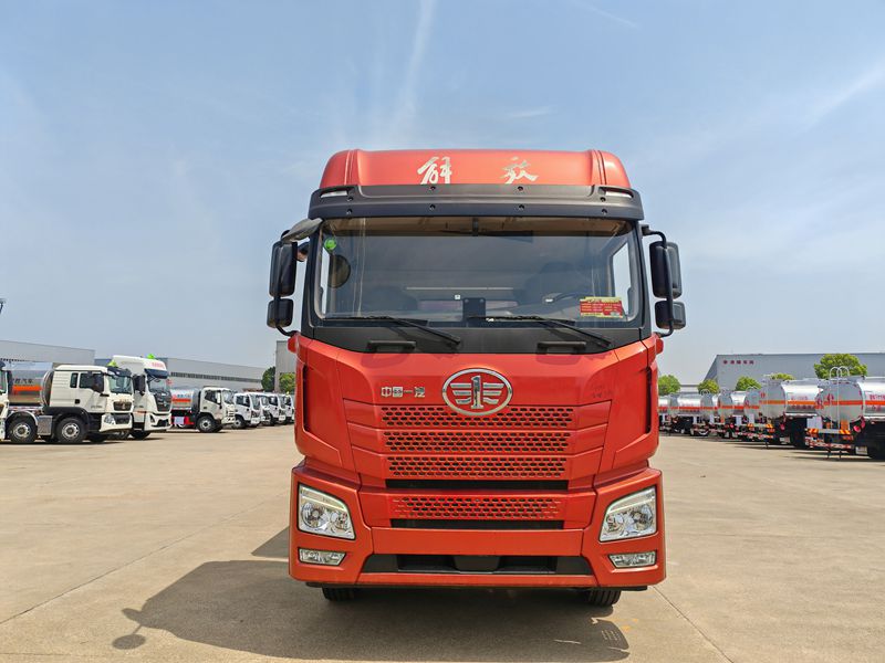 8 * 4FAW30 cubic aluminum alloy oil tanker