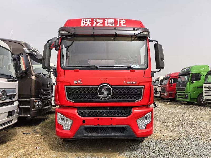 Shaanxi Automobile Delong 4 * 2 Export Oil Tank Truck