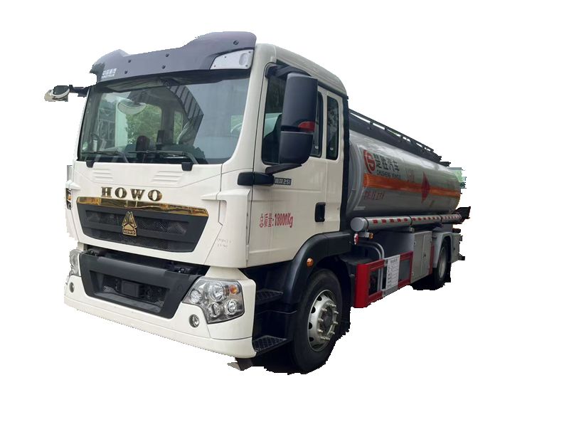 4 * 2 Heavy Duty Truck HOWO 15 cubic oil tanker truck
