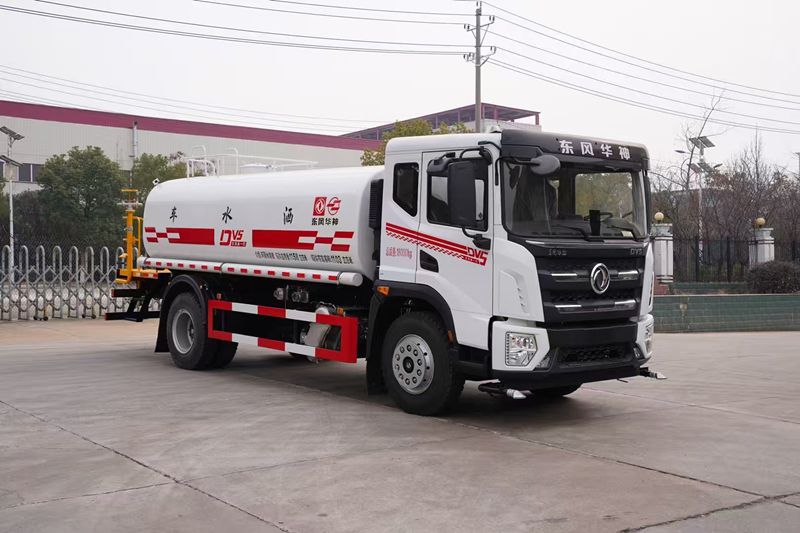 water spraying vehicle water spraying vehicle