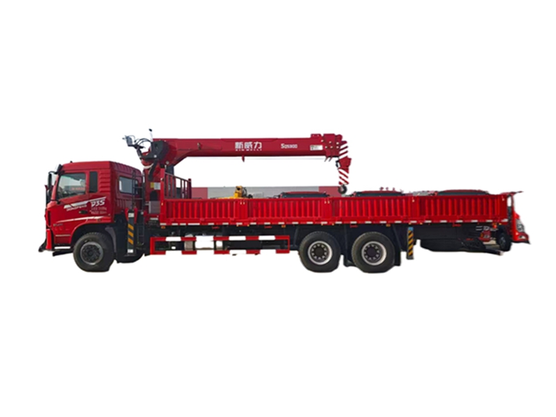 Dongfeng D3S 8*2 270 HP 12 tons truck-mounted crane