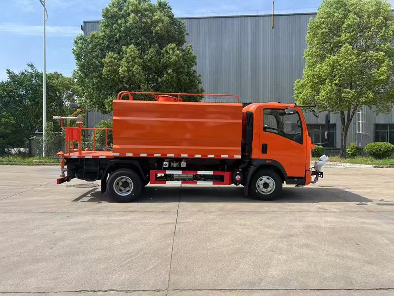 Dust Truck Dust Truck