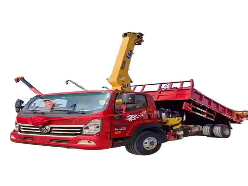 4*2 5 tons 180HP Sinotruk truck-mounted crane