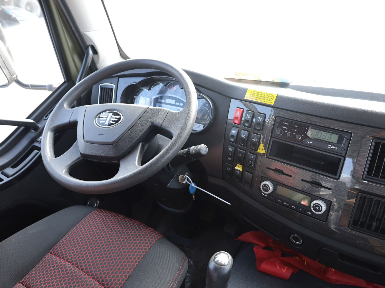 FAW Jiefang J6 single-row cab FAW Jiefang J6 single-row cab