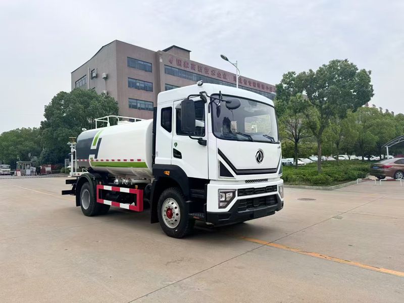 sprinkler truck sprinkler truck