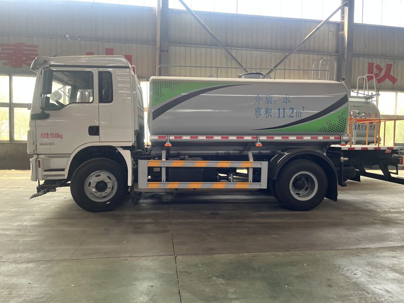 sprinkler truck