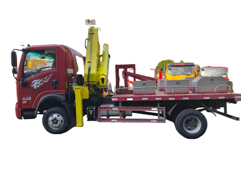 4*2 sinotruck King 6.3 tons truck-mounted crane