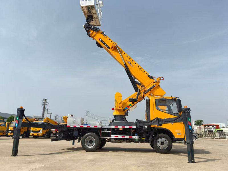 4 * 2 Foton Aoling 33 meterAerial Work Vehicle