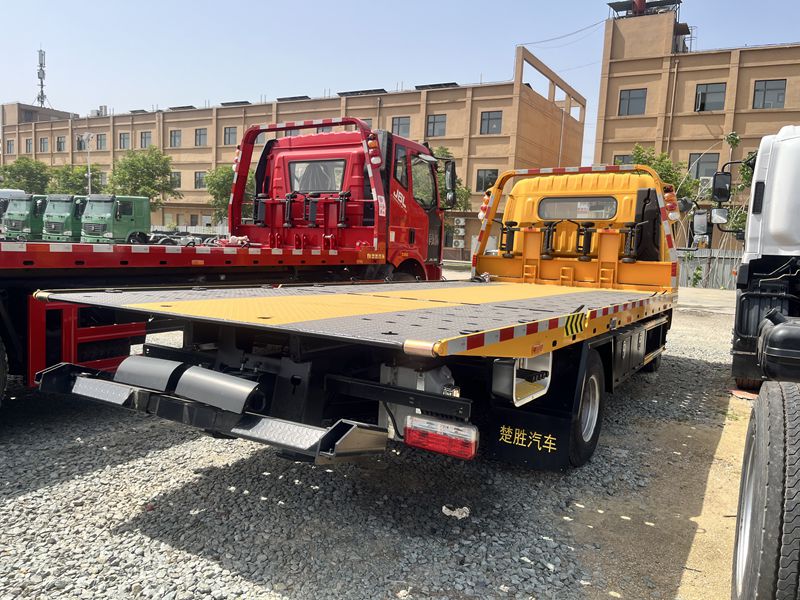 4 * 2 Dongfeng D7 road rescue vehicle
