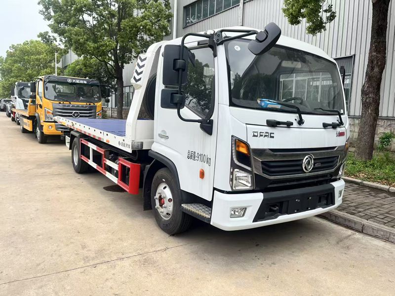 4 * 2 Dongfeng Road Rescue Vehicle