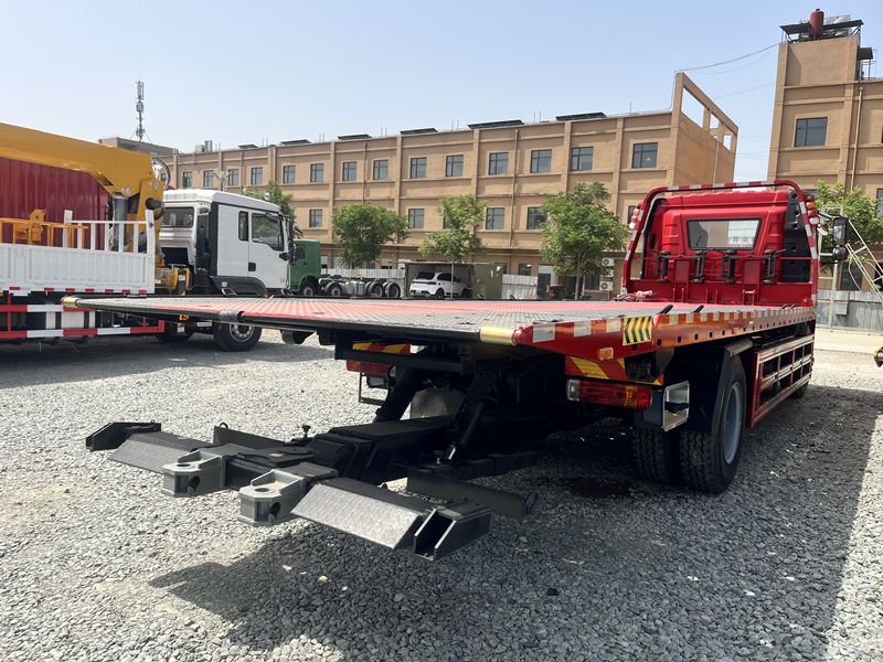 4 * 2FAW Road Rescue Vehicle