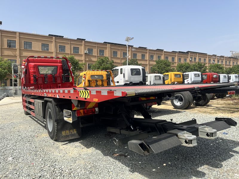 4 * 2FAW Road Rescue Vehicle