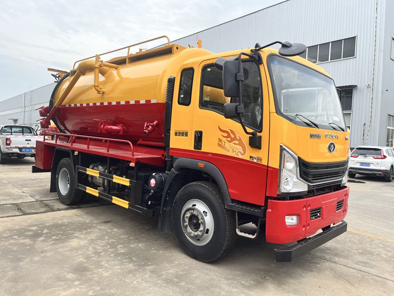 Suction sewage truck Suction sewage truck