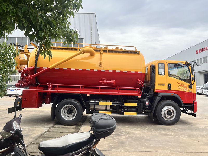 Suction sewage truck Suction sewage truck