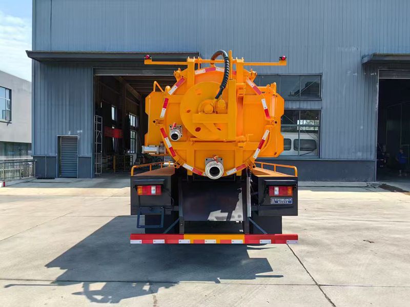 suction sewage truck suction sewage truck