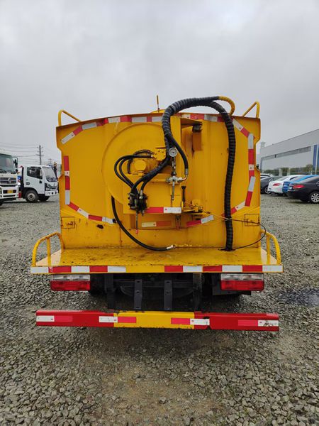 sewage suction vehicle