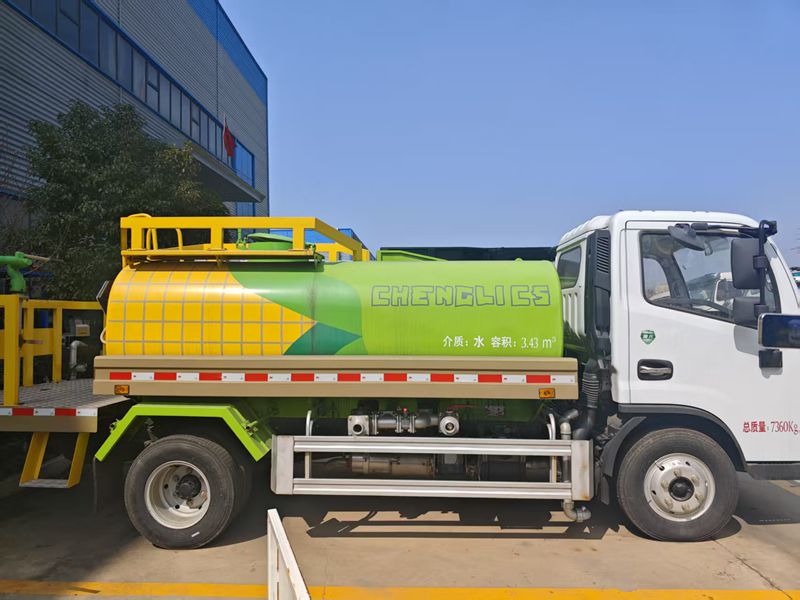 sprinkler truck sprinkler truck