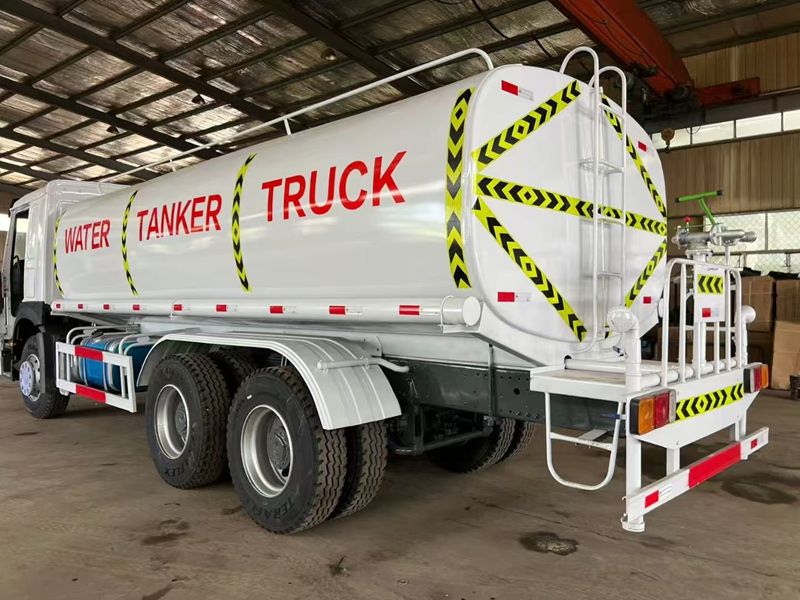 6 * 4 Heavy Duty Truck HOWO Sprinkler Truck