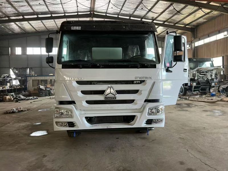 Customized sprinkler truck Customized sprinkler truck