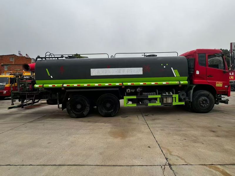 Dongfeng sprinkler truck Dongfeng sprinkler truck