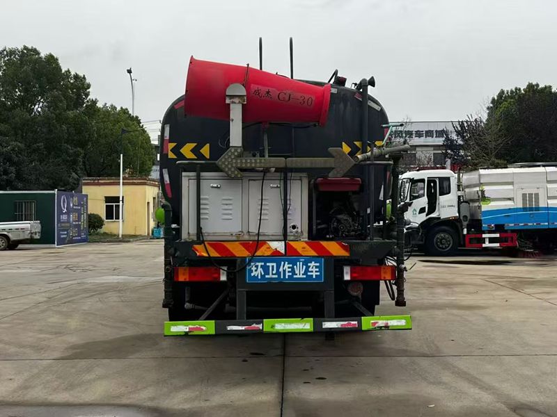 Sprinkler Truck Sprinkler Truck
