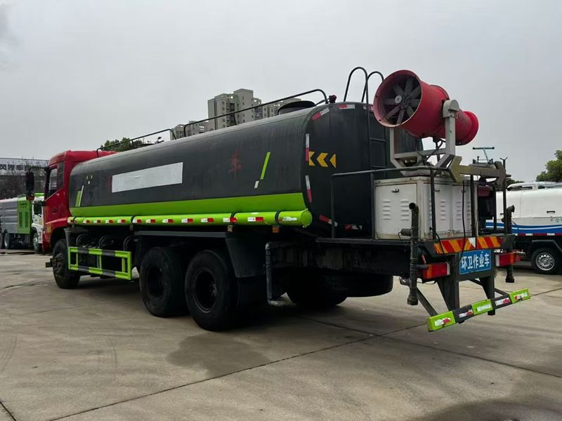 watering truck watering truck