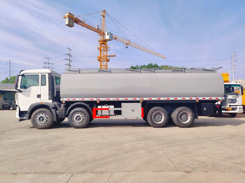Oil tanker truck for sale Oil tanker truck for sale