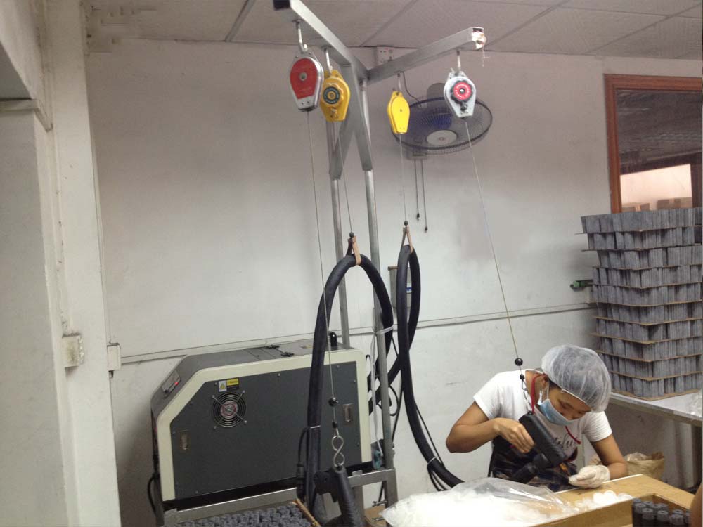 Continuous glue dispenser with edge banding machine