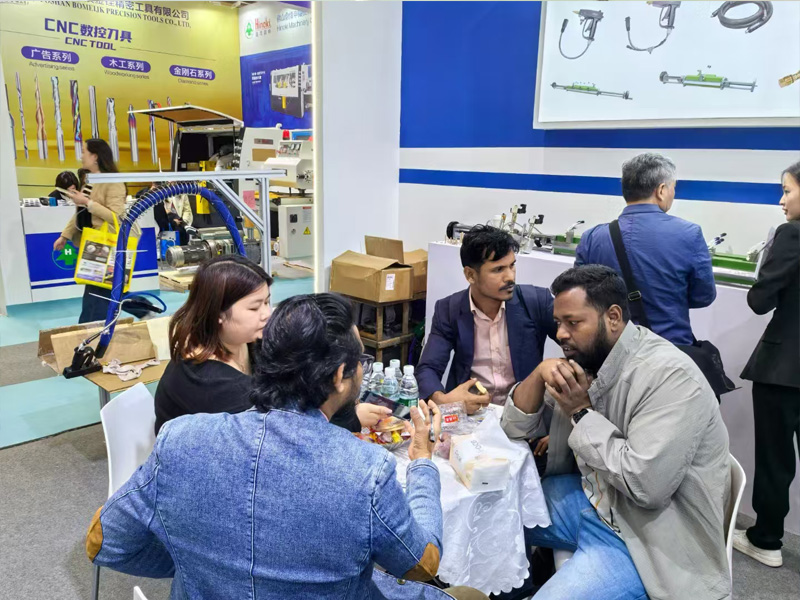 hot melt adhesive dispensing equipment