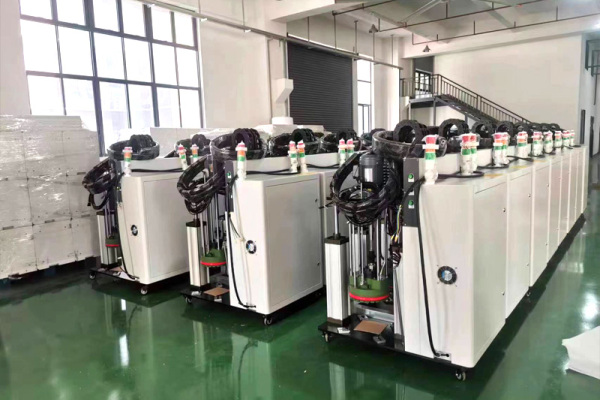 IoT-fähige Heißschmelz-Spritzgeräte: Wie lässt sich ein intelligenter Arbeitsablauf für die Verpackungs- und Beschichtungsindustrie aufbauen?