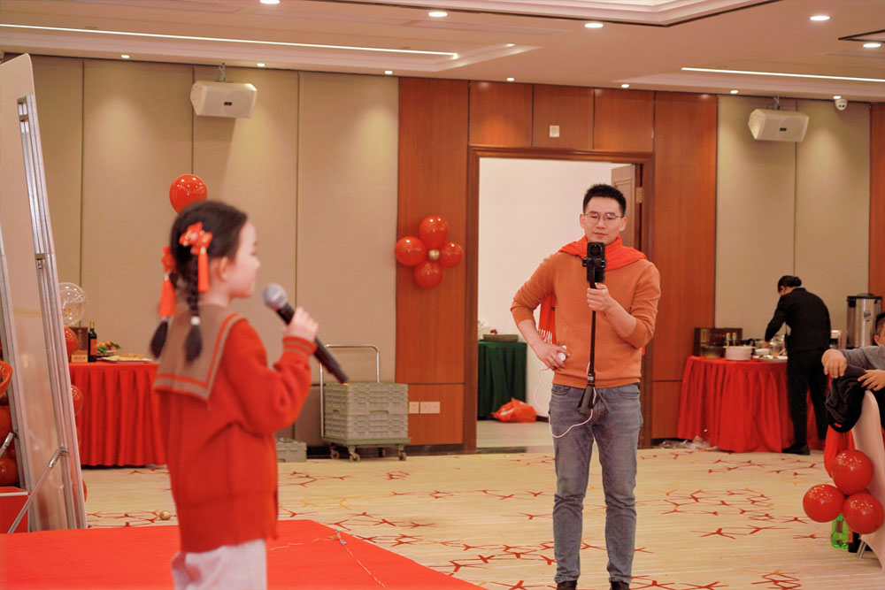 hot melt adhesive machine