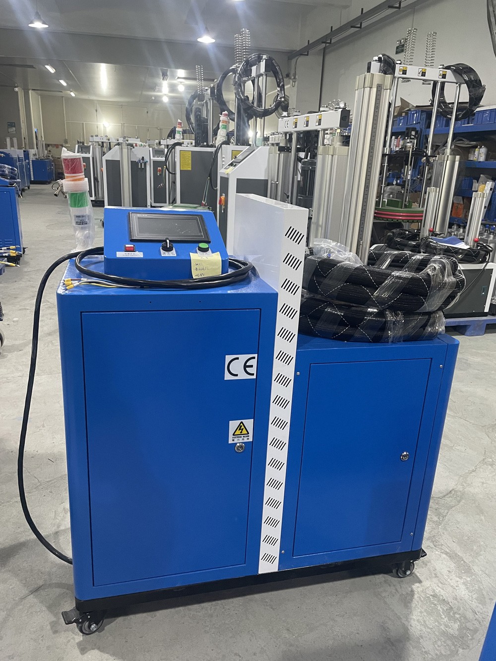 glue spraying equipment