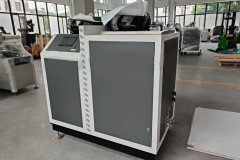 Pourquoi de plus en plus de fabricants optent-ils pour les systèmes de colle thermofusible PUR pour une production à haut rendement ?