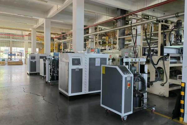 Guide complet des équipements pour adhésifs thermofusibles ion 2026 : Comprendre toutes les catégories et applications, du dosage au laminage