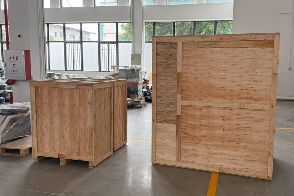 Welche Verpackungs- und Vorversandkontrollen sind für Heißklebstoffmaschinen vor der Exportlieferung erforderlich?