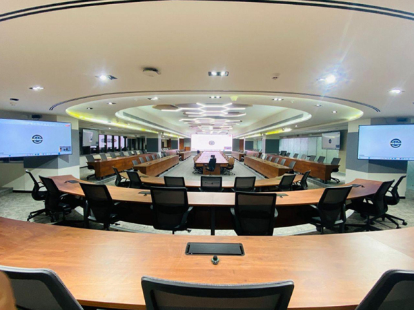 Fully digital conference wired microphone system Boundary condenser microphone with pentapole mode