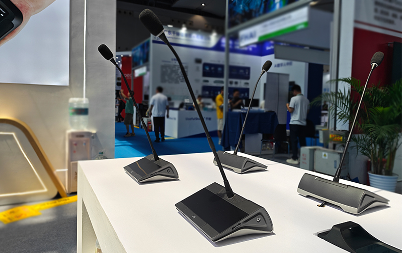 AoIP ring topology conference microphone system