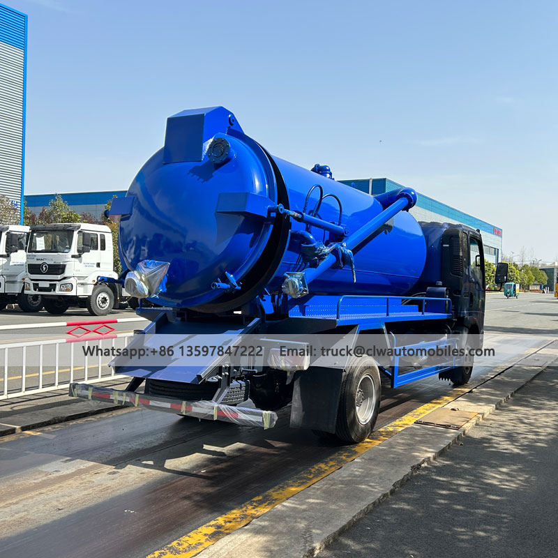 HOWO 5000L Sewage Vacuum Pump Truck