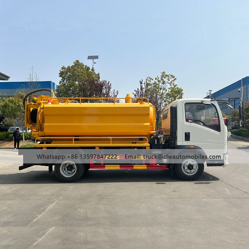 HOWO 5000L 4*2 Sewer Cleaning & Sewage Suction Truck From Supplier