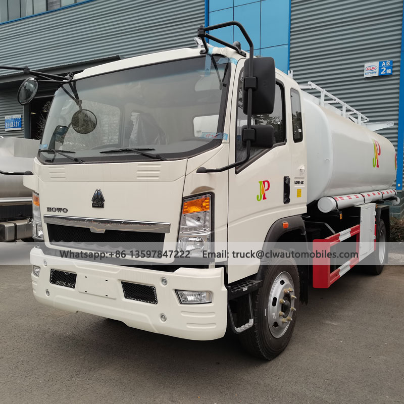 HOWO 5000L Fuel/Refueling Tank Truck