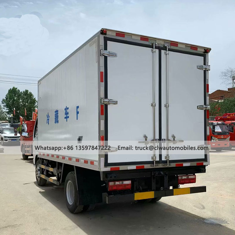 DFAC 5Tons Small Reefer Truck For Sale From Manufacturer