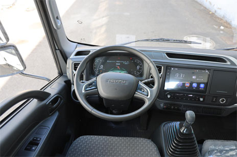 KV100 Refrigerator Truck