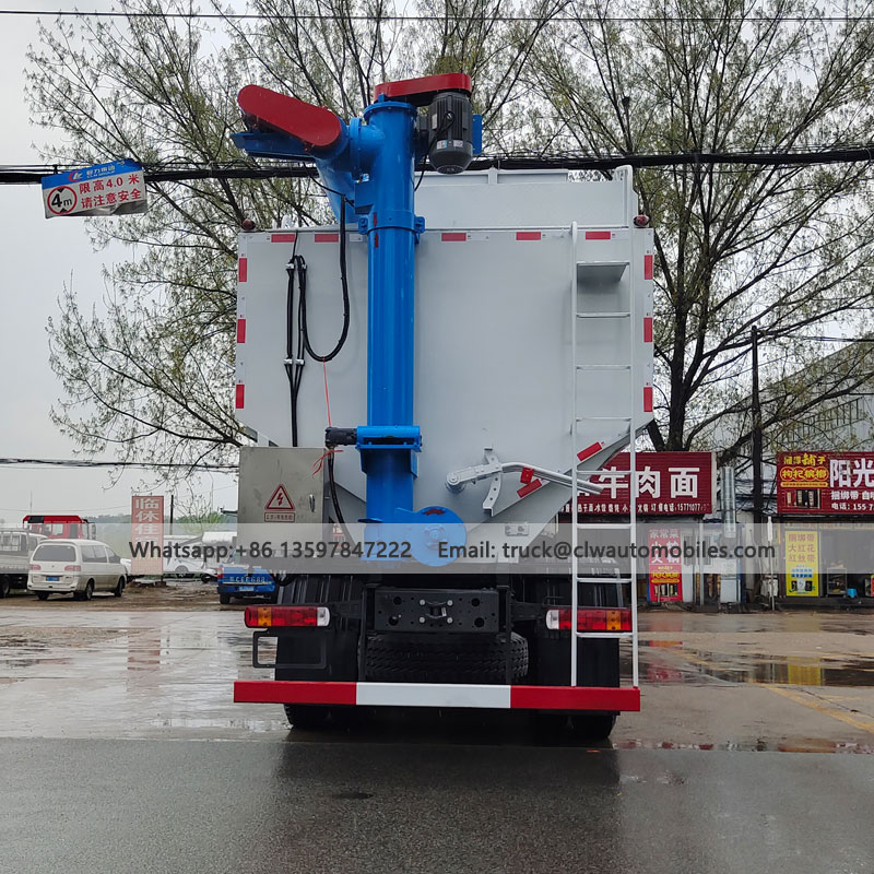 HOWO 8*4 New 44000L Bulk Feed Trucks For Sale