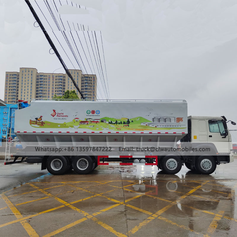 HOWO 8*4 New 44000L Bulk Feed Trucks For Sale